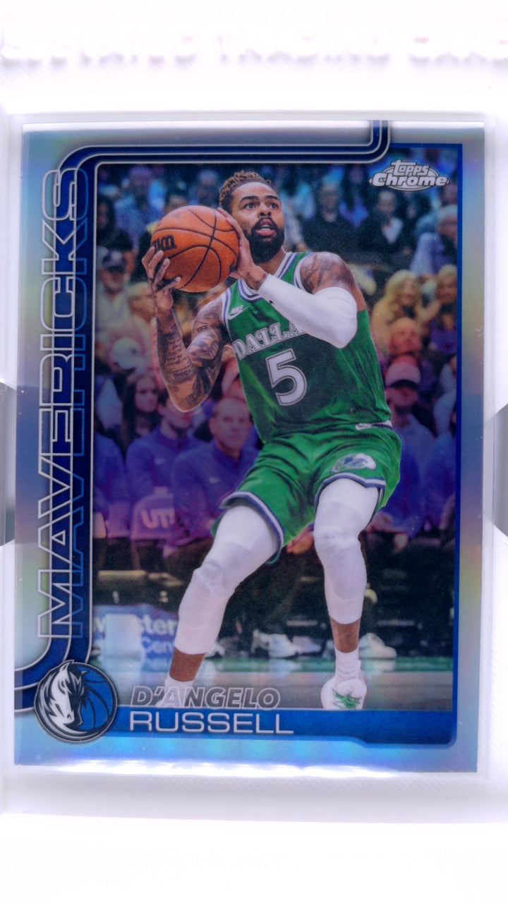 2025 Topps Chrome Update Basketball D'Angelo Russell #90 Refractor — Front