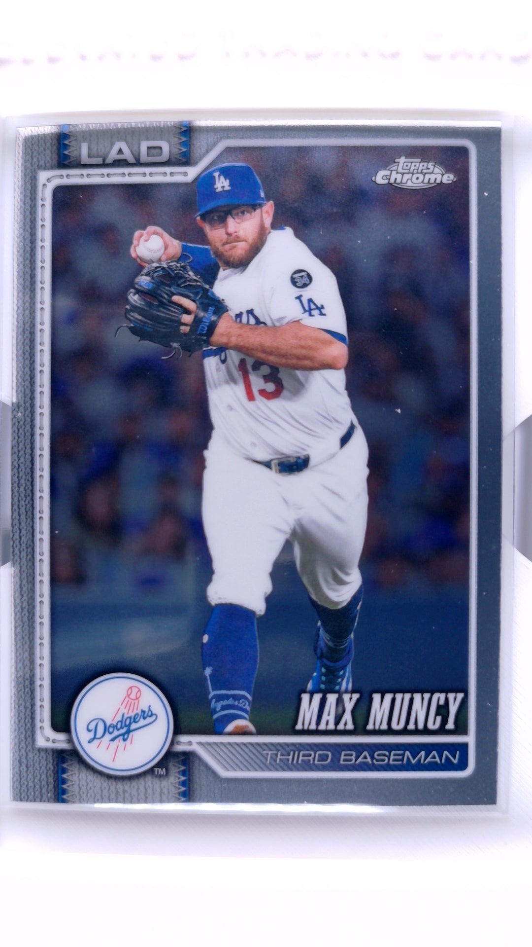 #44 Max Muncy - front