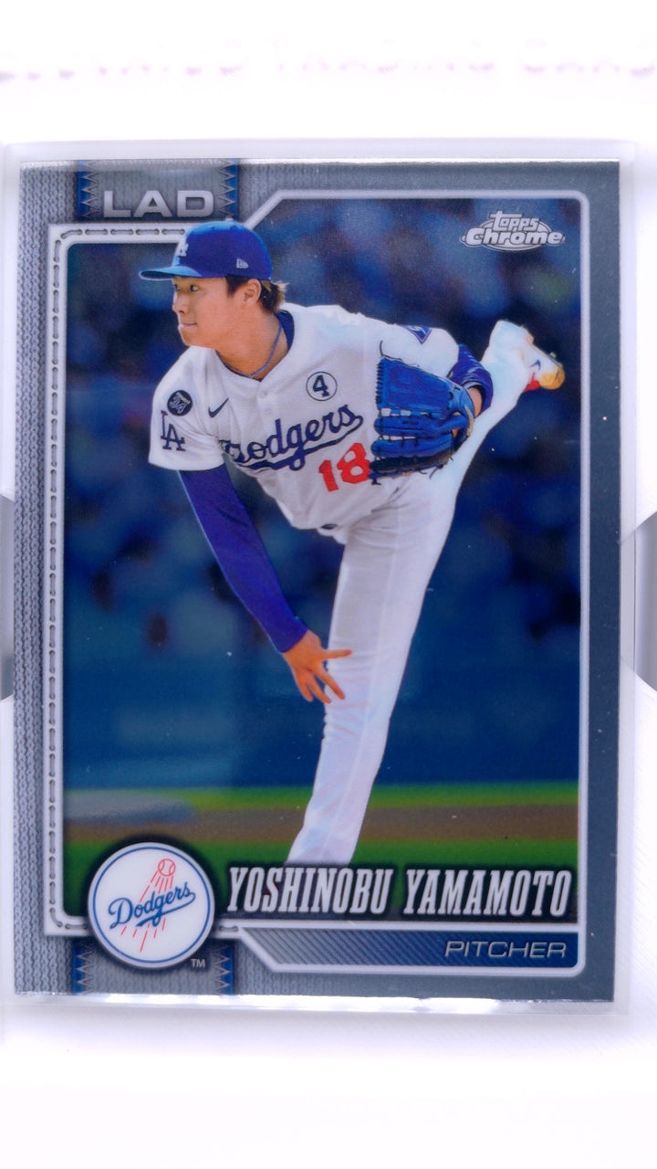 2026 Topps Chrome Baseball Yoshinobu Yamamoto #75 — Front