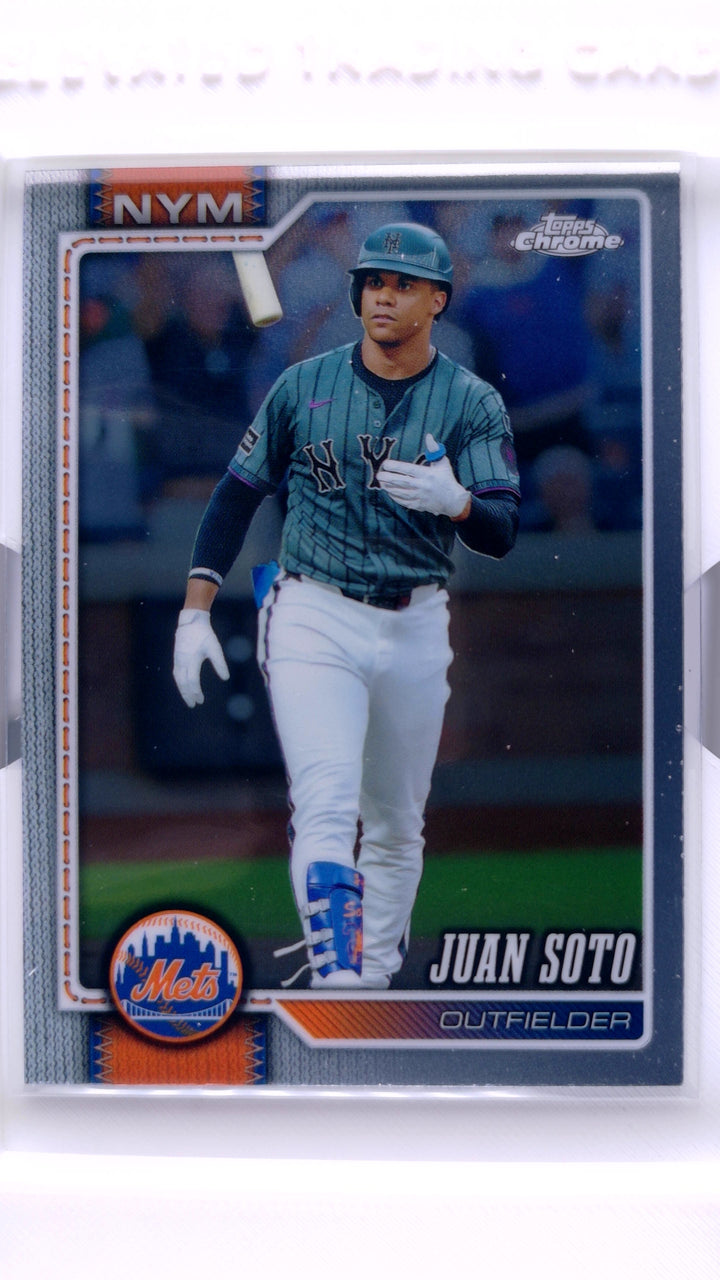 2026 Topps Chrome Baseball Juan Soto #17 — Front