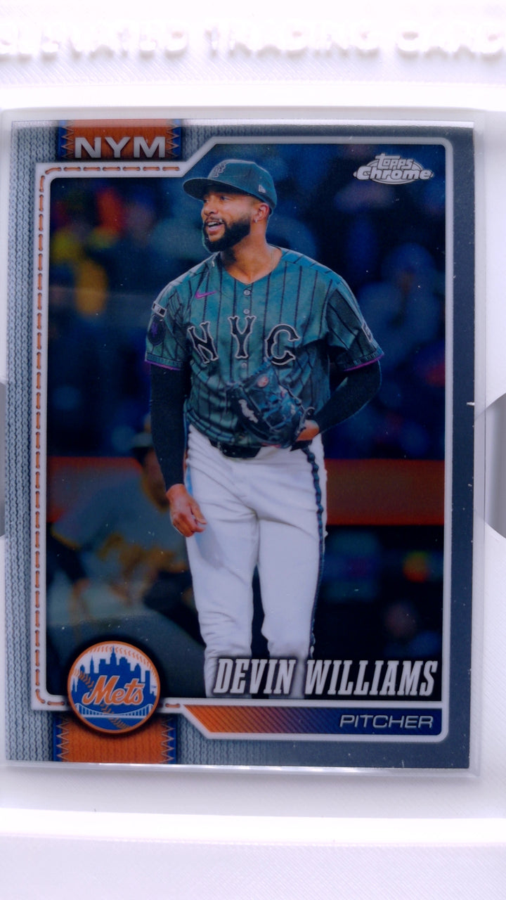2026 Topps Chrome Baseball Devin Williams #194 — Front