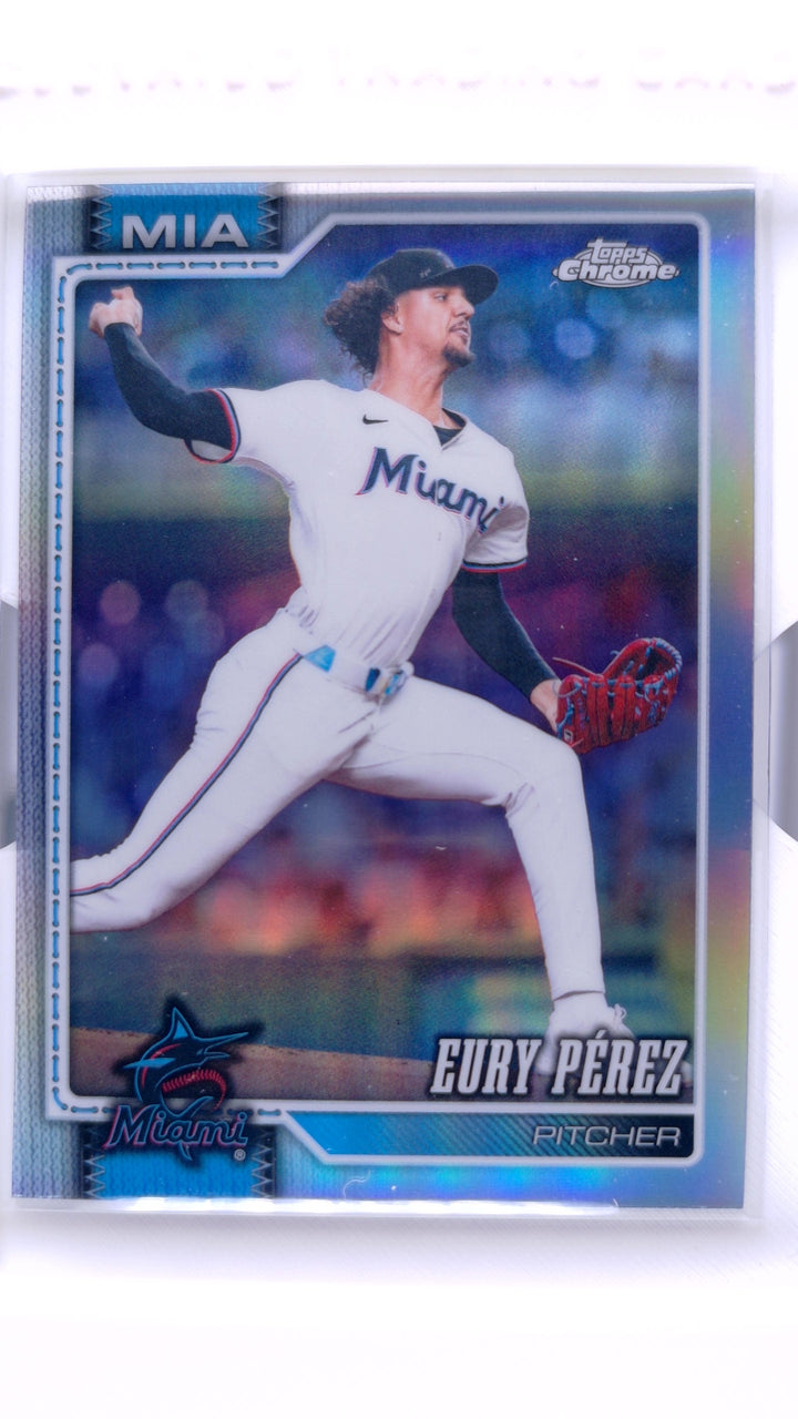 2026 Topps Chrome Baseball Eury Pérez #38 Refractor — Front